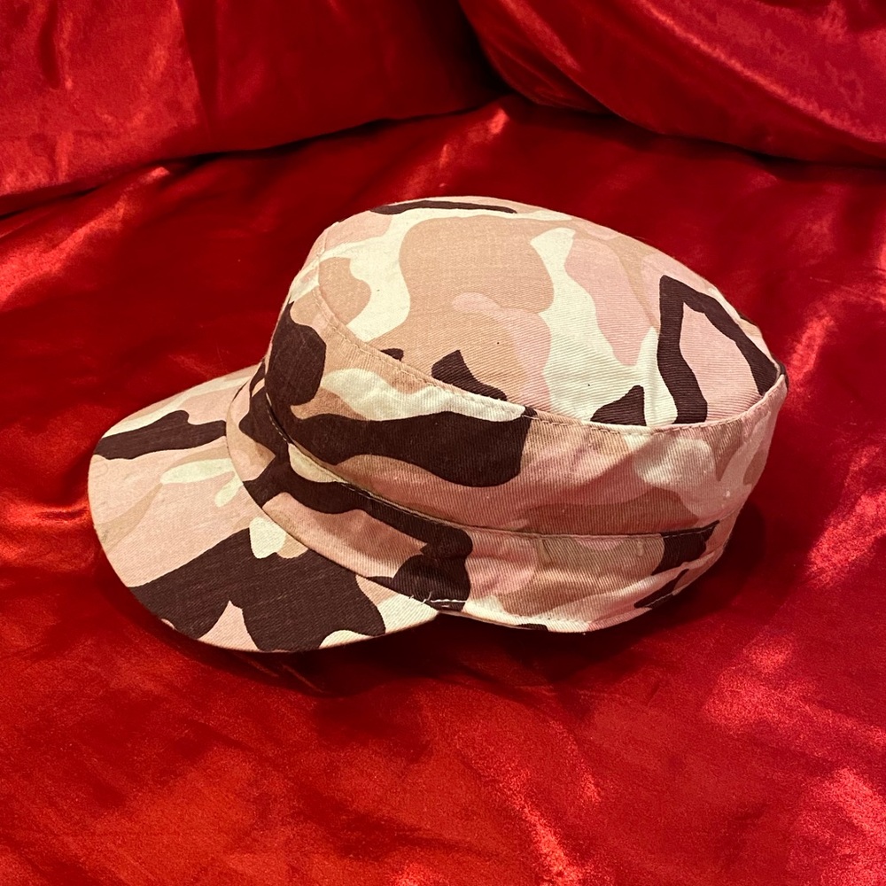Pink, Brown and White Camo Short Brim Sunhat.